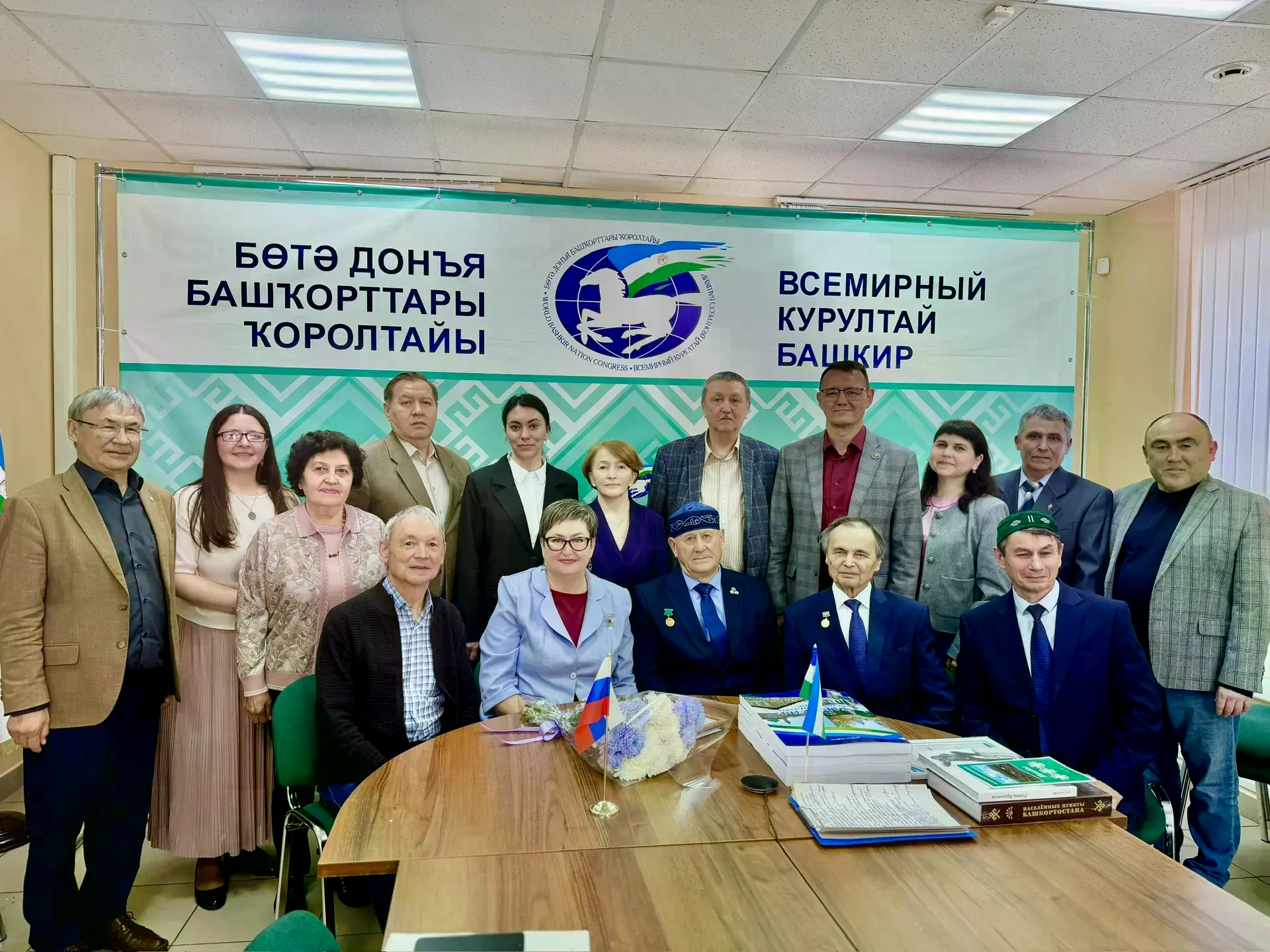 Рафаил Абдуловтың “Тарҡаҙы: тарихты кешеләр яһай” китабы менән таныштырҙылар