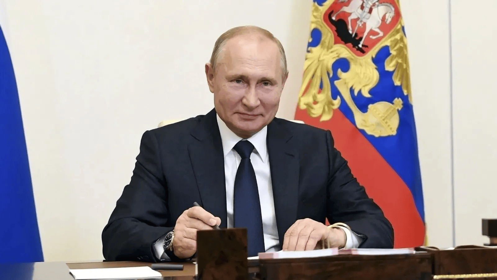 Владимир Путин дәүләт наградаларын тапшырыу тураһында Указға ҡул ҡуйҙы