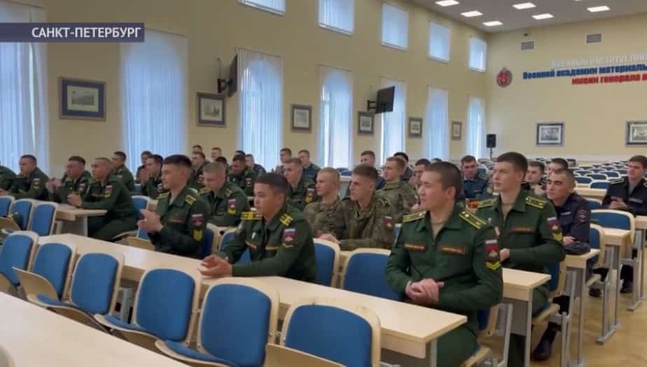 Ирек Сагитов встретился в Санкт-Петербурге с курсантами из Башкирии