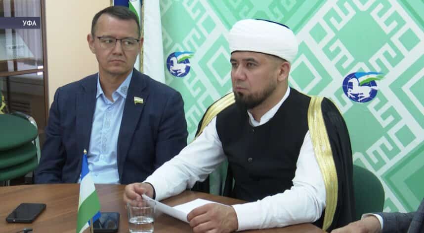 Айнур Биргалин встретился с журналистами и членами Курултая башкир