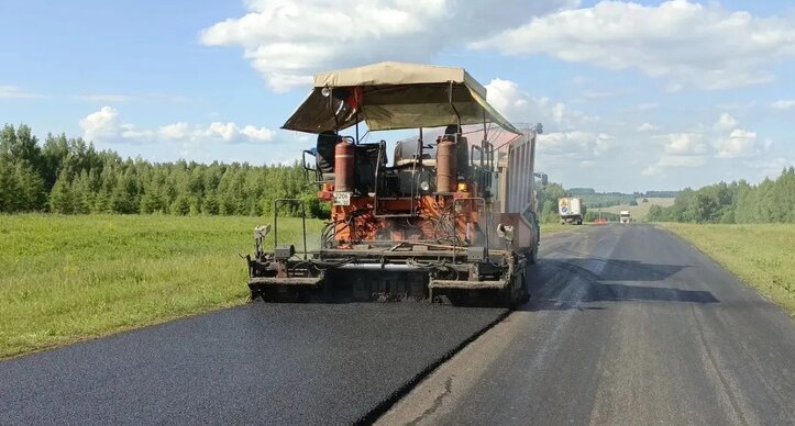 В Караидельском районе на участке дороги Явгильдино − Щучье Озеро приступили к укладке асфальта