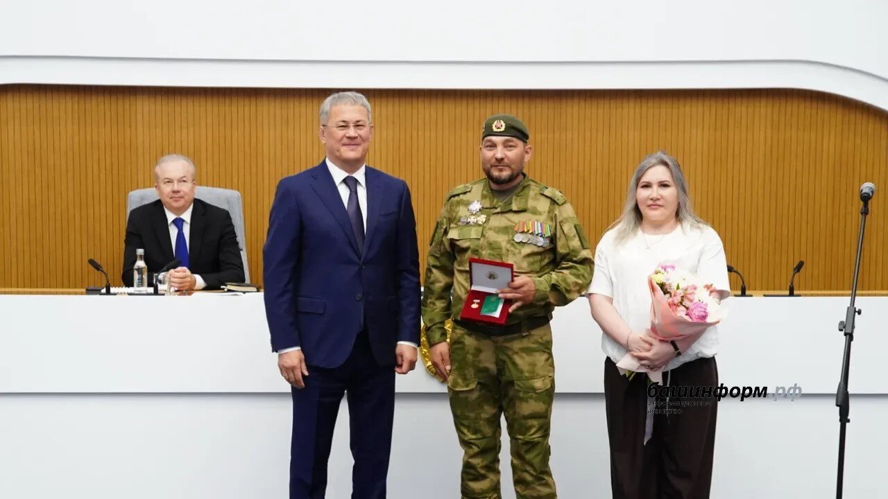 Яугир Марсель Фәрхетдиновҡа “Башҡортостандың атҡаҙанған артисы” тигән исем бирелде