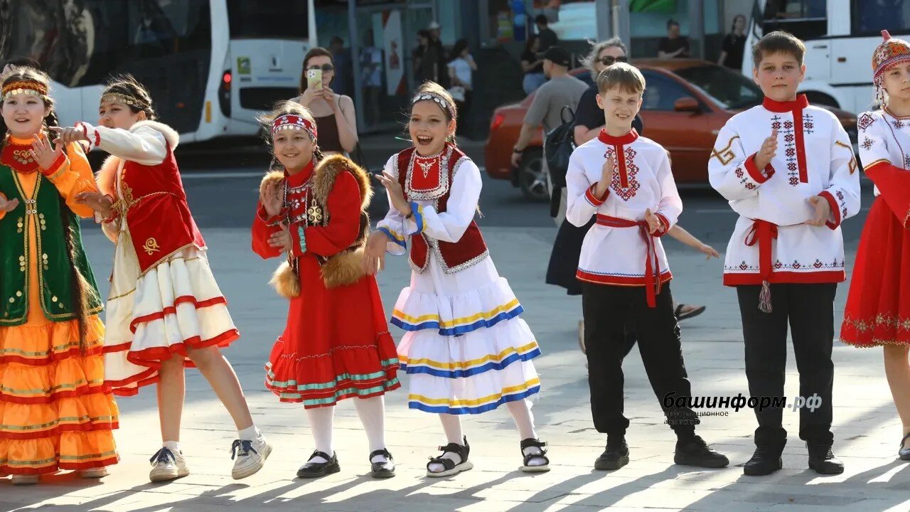Өфөнөң  4 паркында Бөтә Рәсәй фольклориадаһы тамашалары була