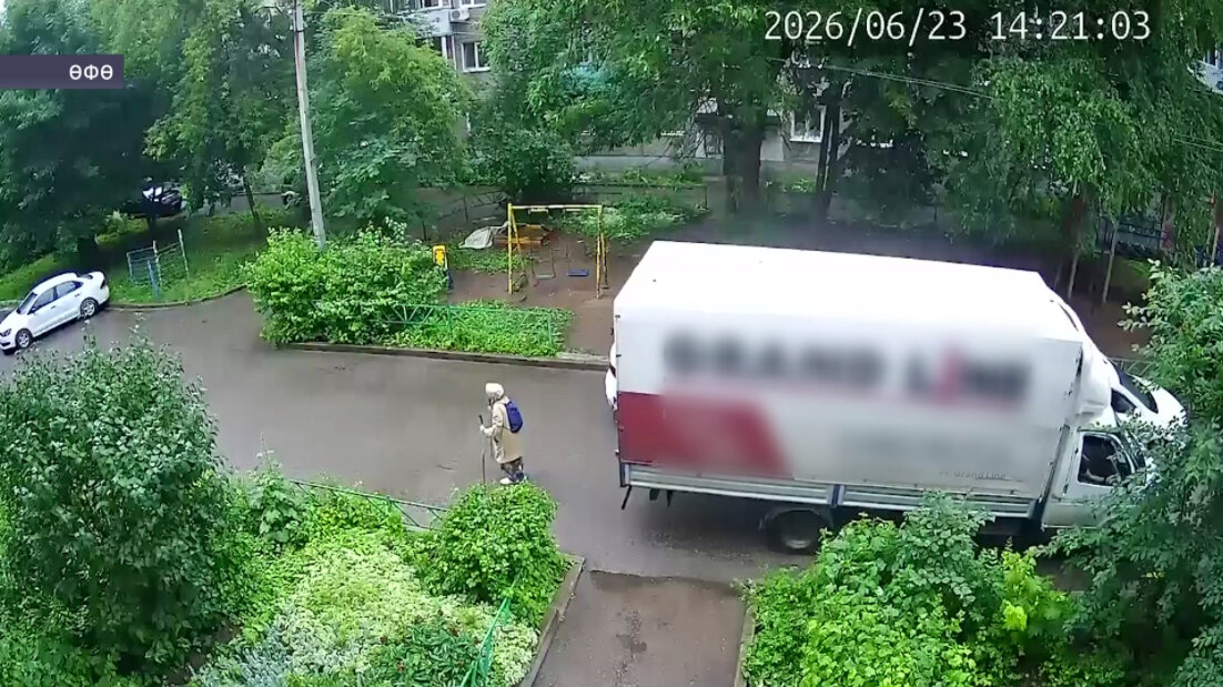 Өфөлә «Газель» водителе пенсионер ҡатынды бәрҙергән