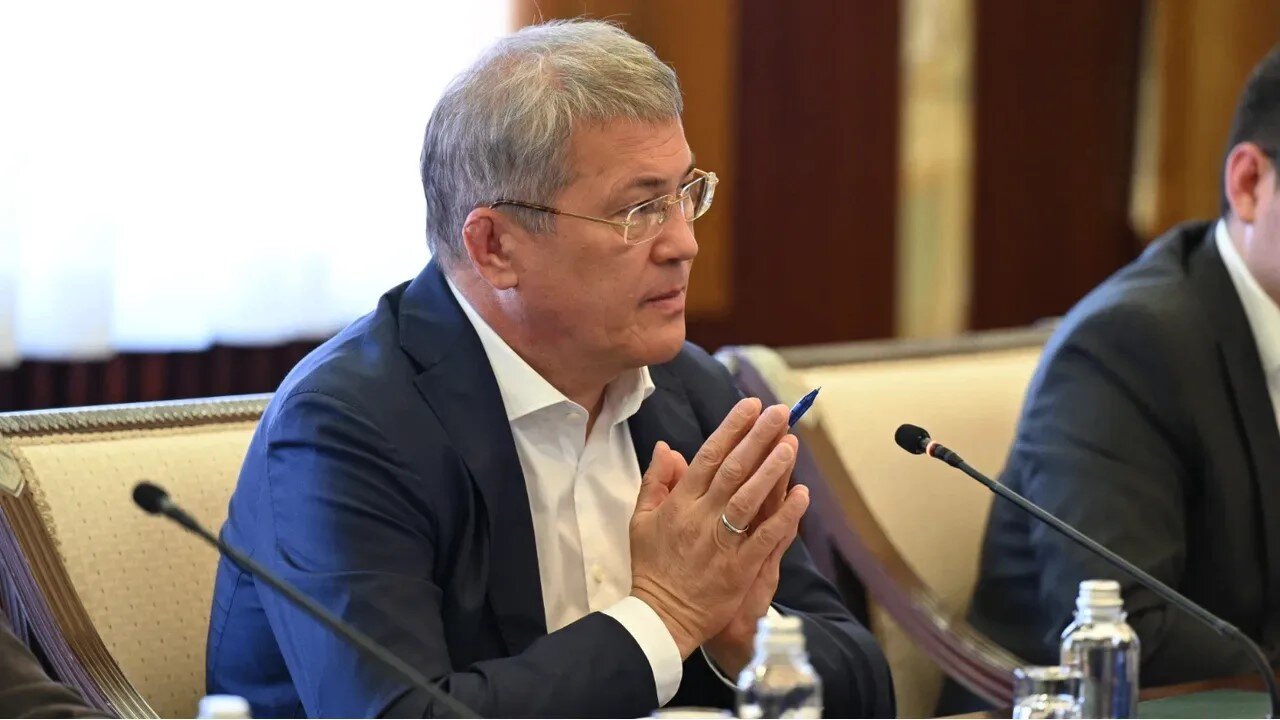 Радий Хәбиров эксперттар берләшмәһе вәкилдәре һәм сәйәсмәндәр менән осрашты