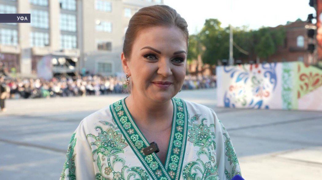 В Уфе на открытии детской Фольклориады выступила Марина Девятова