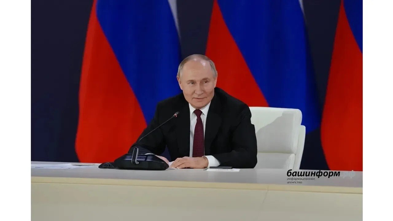 Ил президенты Бөтә Рәсәй балалар фольклориадаһында ҡатнашыусыларҙы сәләмләне