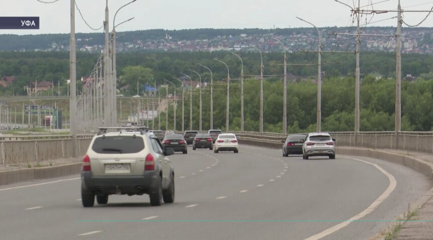 В Уфе грузовому транспорту закроют проезд по Старому мосту в сторону Затона