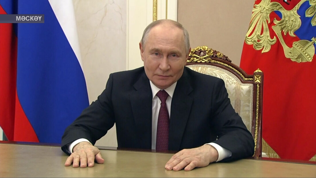 Владимир Путин сығарылыш уҡыусыларын тәбрикләне