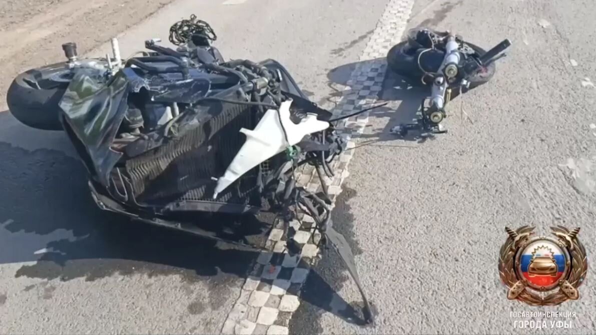 В Уфе мотоциклист влетел в автомобиль и погиб