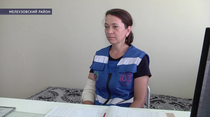 В Башкирии наградили фельдшера за спасение мужчины