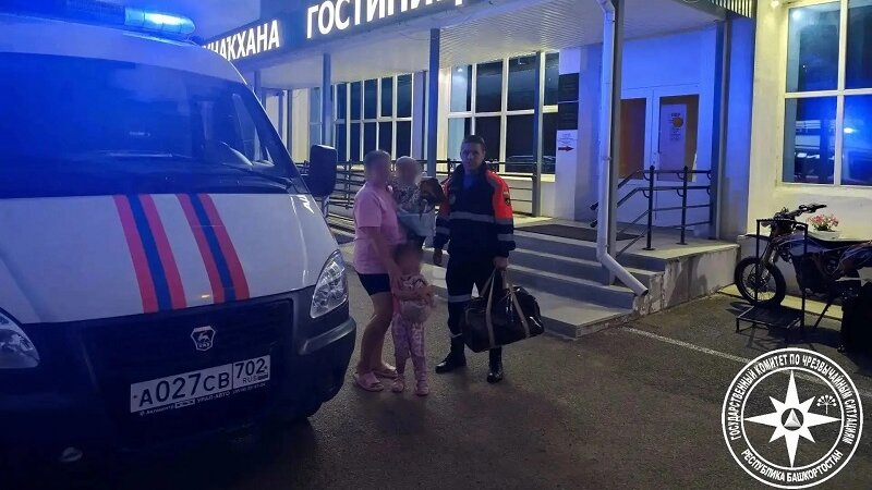 Семья с детьми оказалась в ловушке на дороге в Башкирии