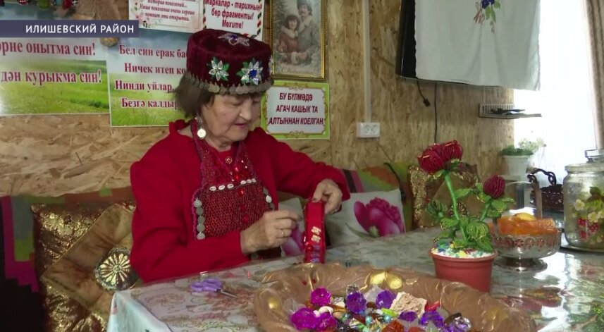 В Башкирии мастерица создаёт национальные костюмы и украшения из бисера