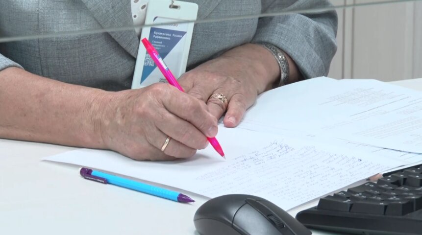 Продажа сим-карт и выплаты по больничным: что изменится для россиян в августе