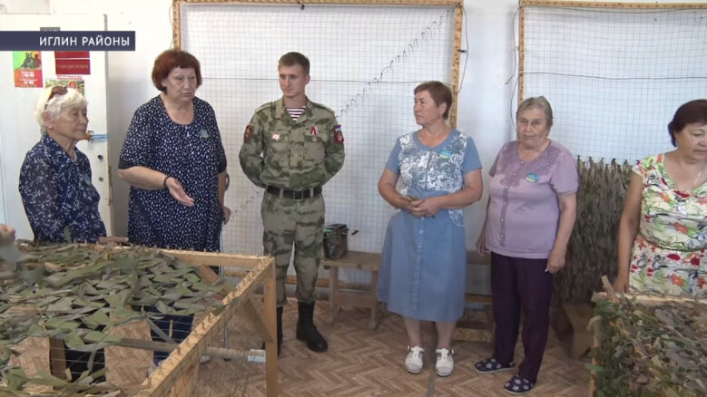 Иглин ирекмәндәре яугирға гуманитар ярҙам һәм бүләктәр тапшырҙы