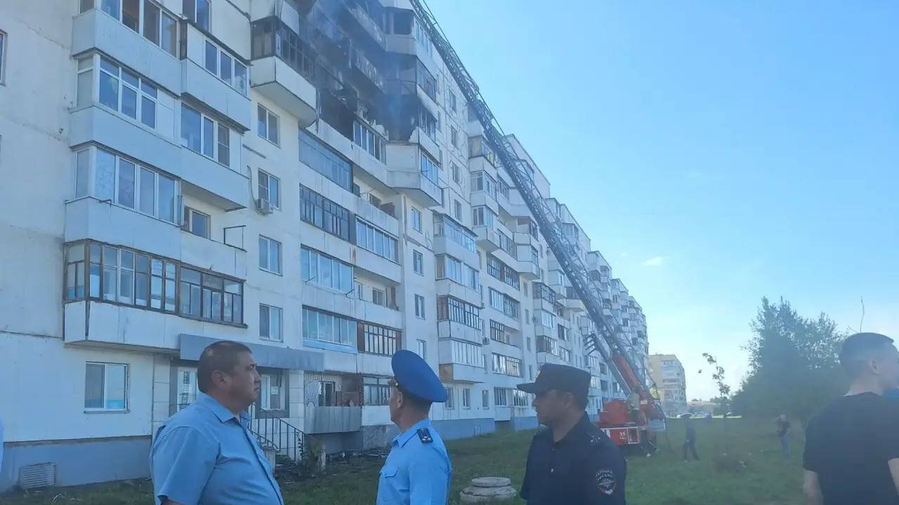 Фото №1 - В Уфе начали поиск причины пожара в многоэтажке