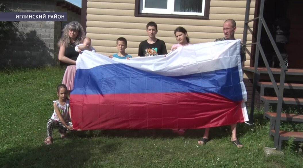 Многодетная семья бойца СВО из Уфы получила новое жилье