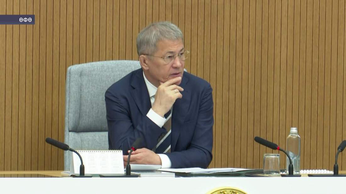 Радий Хәбиров МХО яугирҙары иҫтәлеген мәңгелләштереү мәсьәләләре буйынса ултырыш үткәрҙе