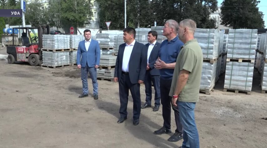 Радий Хабиров ознакомился с ходом реконструкции парка им. Ленина в Уфе