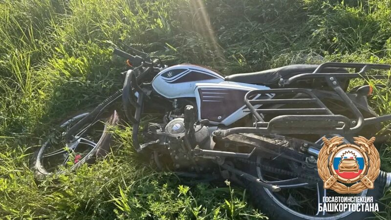 Водитель и пассажир мопеда погибли в аварии в Башкирии