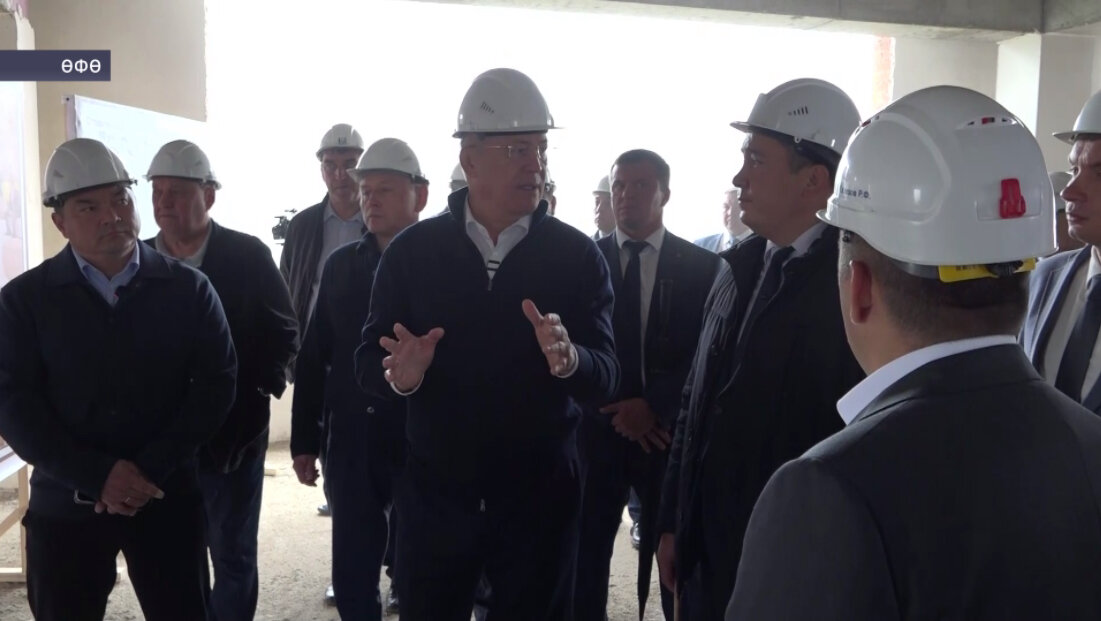 Радий Хәбиров математика лицей-интернаты төҙөлөшөндәге етешһеҙлектәрҙе тәнҡитләне